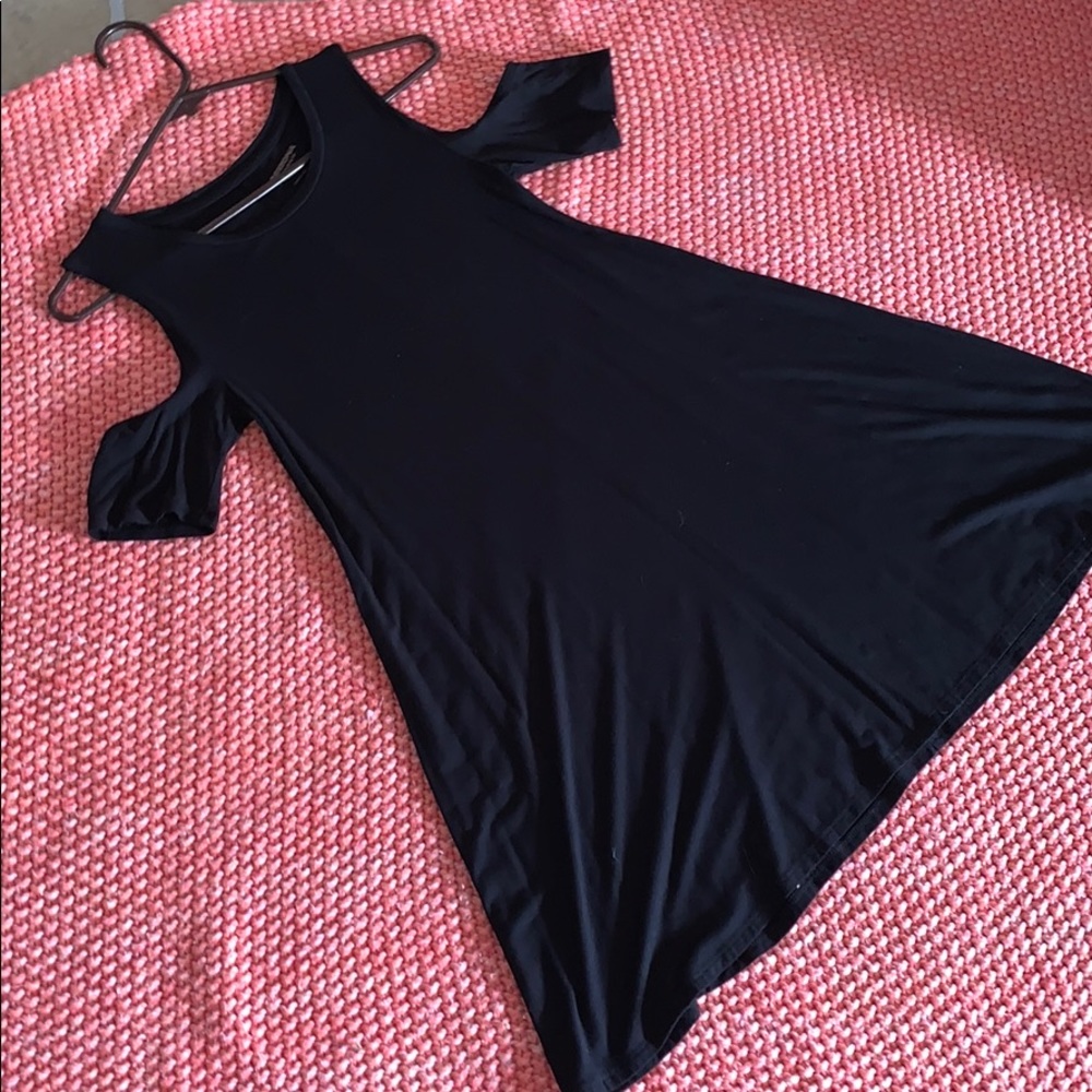 Set of 2 tshirt dresses with shoulder cut out